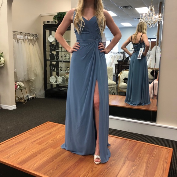 Formal Dress - Picture 1 of 1